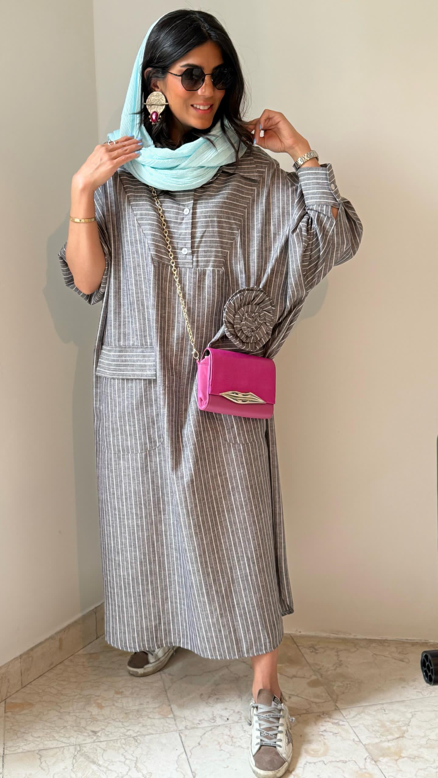 کفتان جنوبی همراه با گل سینه